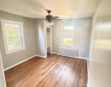 2980 Cornwall Road - Photo Thumbnail 4
