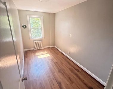 2980 Cornwall Road - Photo Thumbnail 10