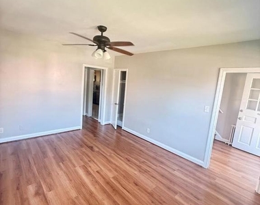 2980 Cornwall Road - Photo Thumbnail 2