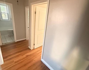 2980 Cornwall Road - Photo Thumbnail 7
