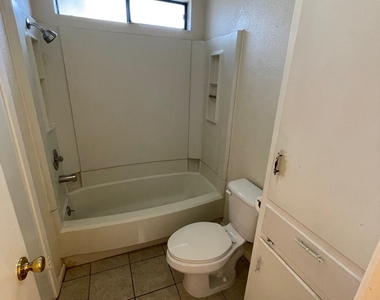 318 W William Cannon Dr - Photo Thumbnail 17