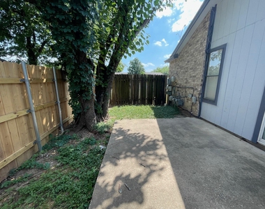 318 W William Cannon Dr - Photo Thumbnail 18