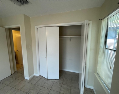 318 W William Cannon Dr - Photo Thumbnail 16