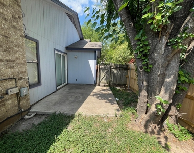 318 W William Cannon Dr - Photo Thumbnail 19
