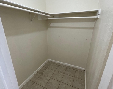 318 W William Cannon Dr - Photo Thumbnail 12