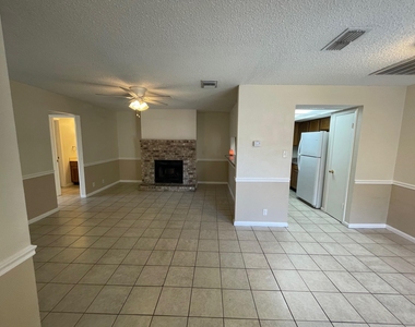 318 W William Cannon Dr - Photo Thumbnail 2