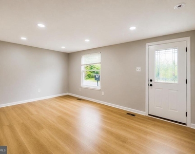1414 King William Drive - Photo Thumbnail 9