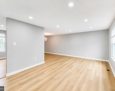 1414 King William Drive - Photo Thumbnail 10