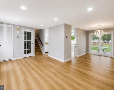1414 King William Drive - Photo Thumbnail 7