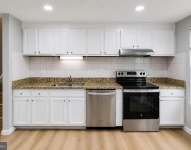 1414 King William Drive - Photo Thumbnail 13
