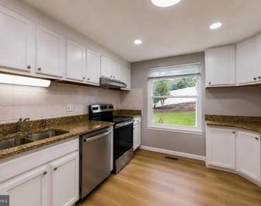1414 King William Drive - Photo Thumbnail 19