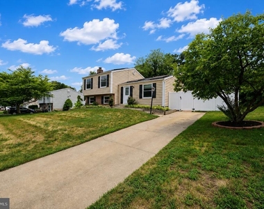 1414 King William Drive - Photo Thumbnail 2