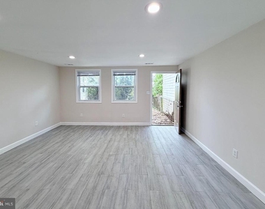 327 Bigley Avenue - Photo Thumbnail 12