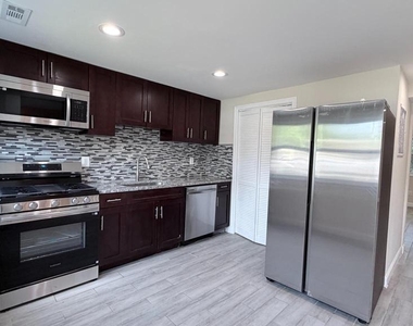 327 Bigley Avenue - Photo Thumbnail 4