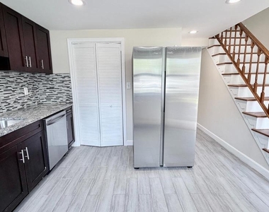 327 Bigley Avenue - Photo Thumbnail 9