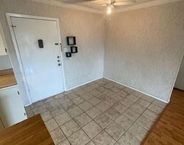 910 Duncan Ln - Photo Thumbnail 4
