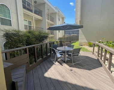 910 Duncan Ln - Photo Thumbnail 14