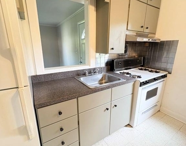 27 Kingsley Road - Photo Thumbnail 5