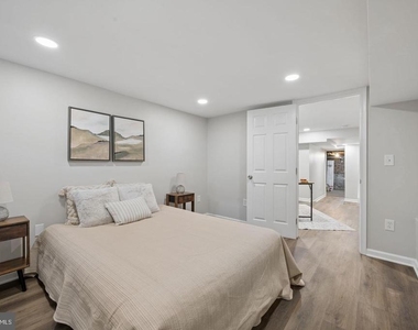 1108 S Clinton Street - Photo Thumbnail 51