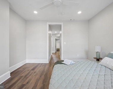 1108 S Clinton Street - Photo Thumbnail 28