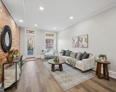 1108 S Clinton Street - Photo Thumbnail 2