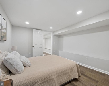 1108 S Clinton Street - Photo Thumbnail 52