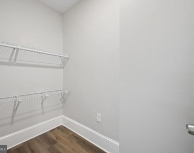 1108 S Clinton Street - Photo Thumbnail 32