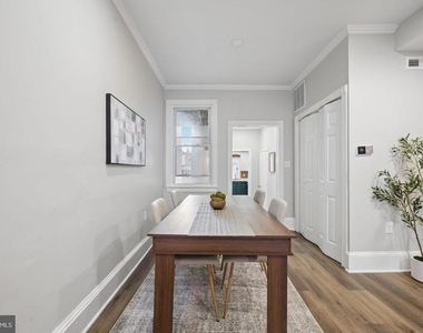 1108 S Clinton Street - Photo Thumbnail 4