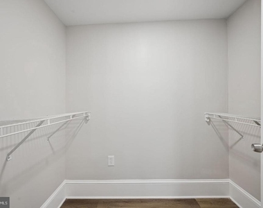1108 S Clinton Street - Photo Thumbnail 40