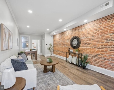1108 S Clinton Street - Photo Thumbnail 5