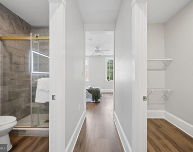 1108 S Clinton Street - Photo Thumbnail 23