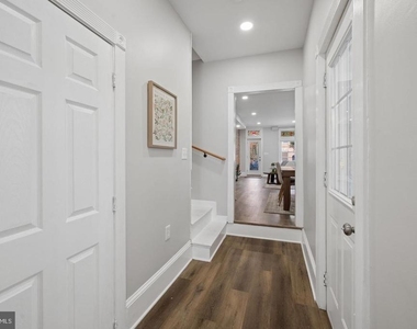 1108 S Clinton Street - Photo Thumbnail 7