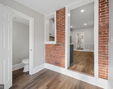 1108 S Clinton Street - Photo Thumbnail 16