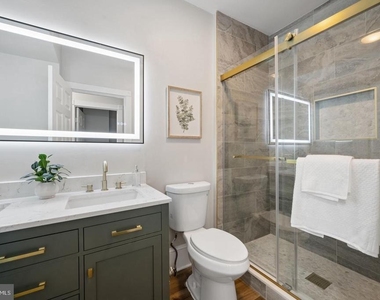 1108 S Clinton Street - Photo Thumbnail 29