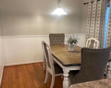 5340 Wyndholme Circle - Photo Thumbnail 7