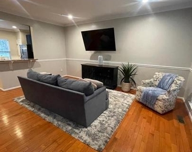 5340 Wyndholme Circle - Photo Thumbnail 4