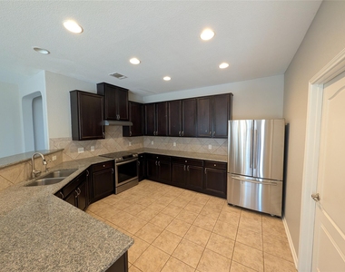 8829 Capitol View Dr - Photo Thumbnail 10