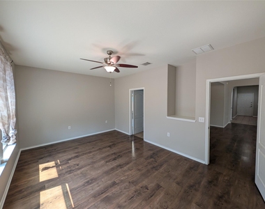8829 Capitol View Dr - Photo Thumbnail 14