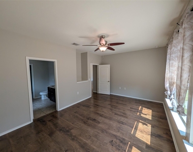8829 Capitol View Dr - Photo Thumbnail 16