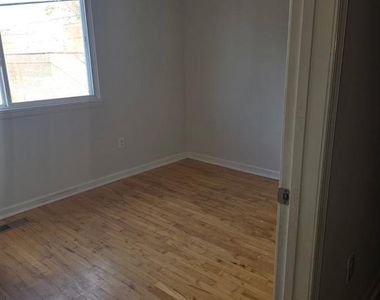 902 Arion Park Park - Photo Thumbnail 14