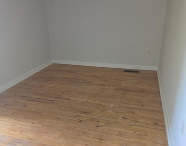 902 Arion Park Park - Photo Thumbnail 13