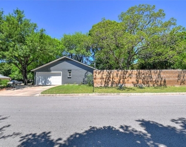 6605 Clubway Ln - Photo Thumbnail 1
