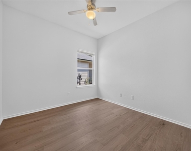 11500 Lapoynor St - Photo Thumbnail 8