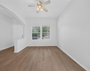 11500 Lapoynor St - Photo Thumbnail 5