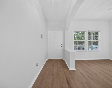 11500 Lapoynor St - Photo Thumbnail 2