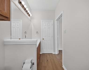 11500 Lapoynor St - Photo Thumbnail 19
