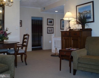 77 Maryland Avenue - Photo Thumbnail 15