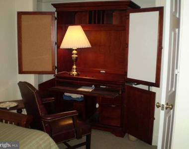 77 Maryland Avenue - Photo Thumbnail 3