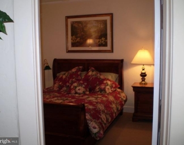 77 Maryland Avenue - Photo Thumbnail 10