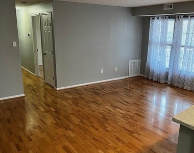 811 Deering Road - Photo Thumbnail 4